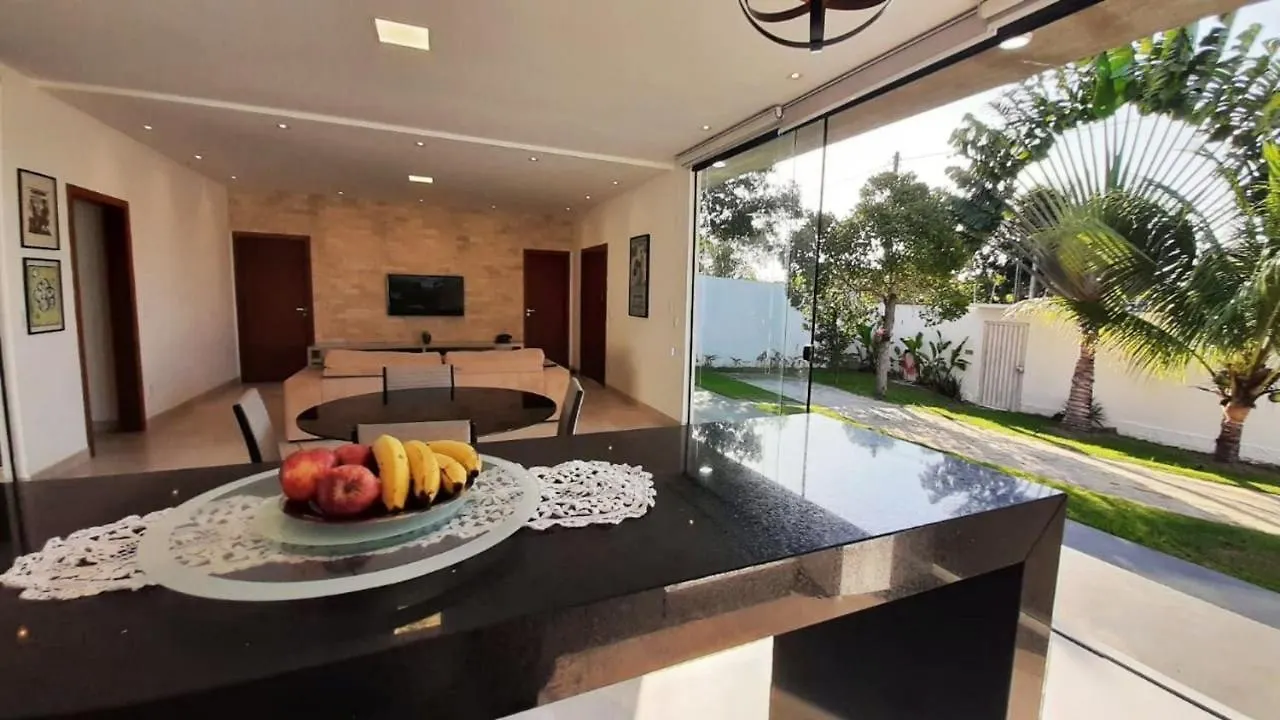 Dom wakacyjny Casa Em Taperapuan Com 3 Suites E Hidromassagem Porto Seguro